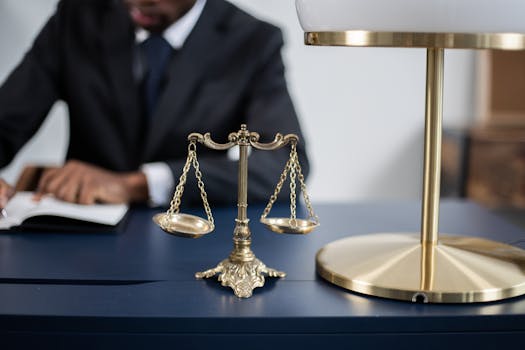 The Dual Pillars of Justice: Unpacking the Defense Attorney vs. Prosecutor Dynamic